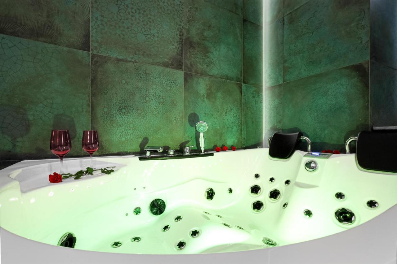Jacuzzi & Bike Apartment, Cracovia Esterno foto