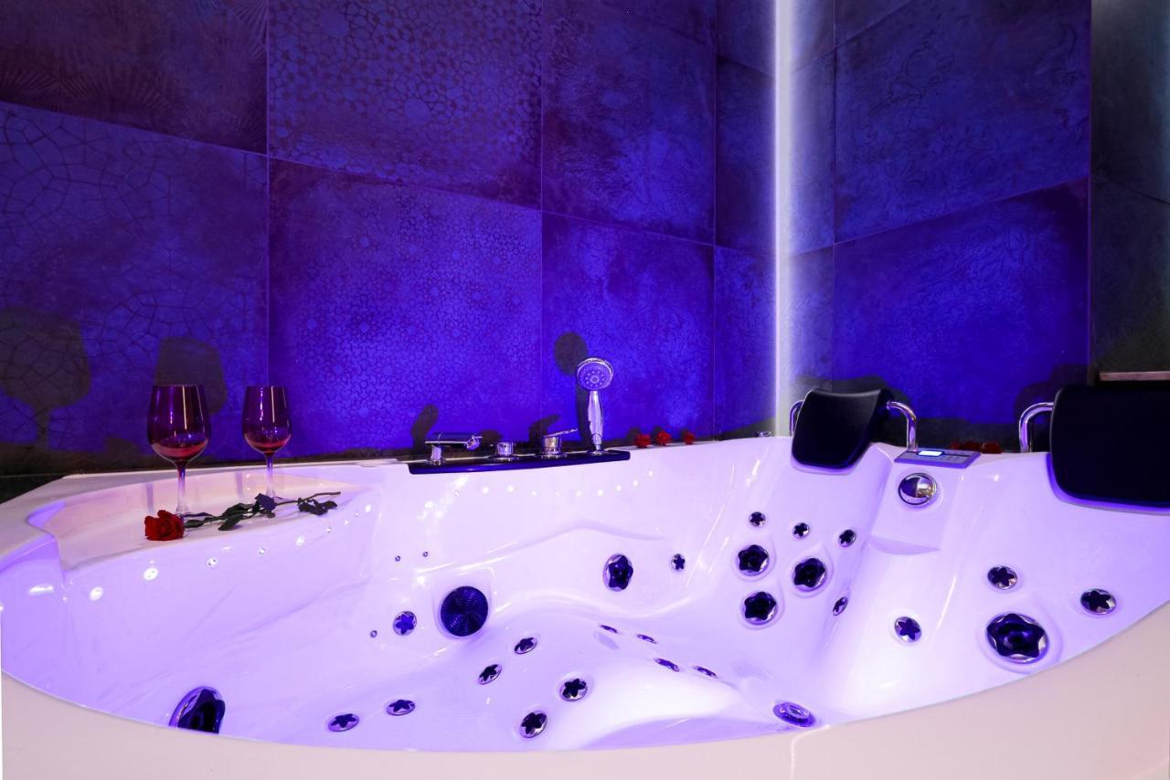 Jacuzzi & Bike Apartment, Cracovia Esterno foto